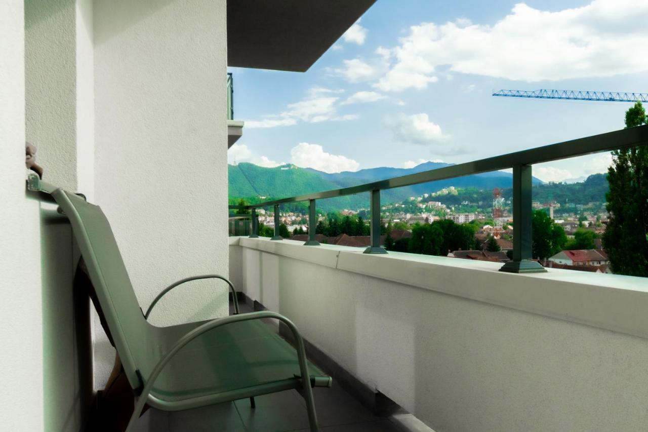 Brown Bear Apt. Boho Style Bedroom W/ City View & Free Parking 布拉索夫 外观 照片